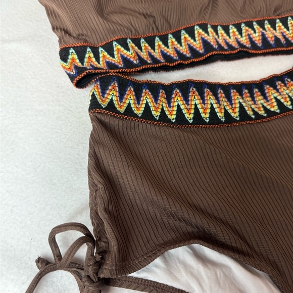 New V-Neck High Waisted Bikini Set. Size Large - Picture 5 of 9